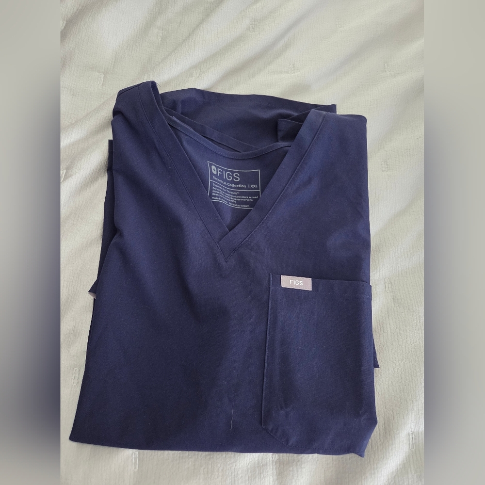 FIGS Catarina Dark Navy V-Neck Short Sleeve Scrub Top